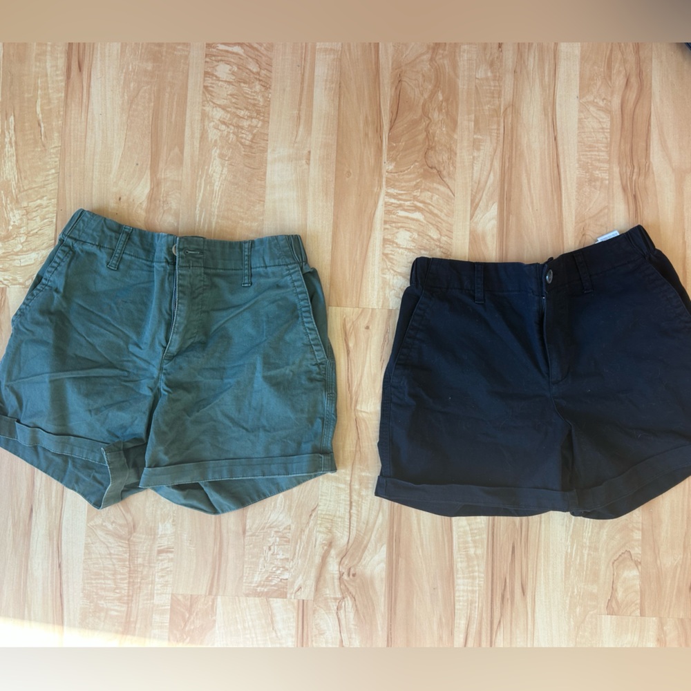 Old Navy Women's Olive and Black Cargo Shorts